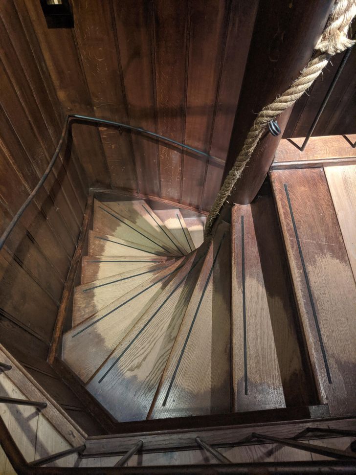Illustration de l'article : 18 fascinating photos of objects worn by time
