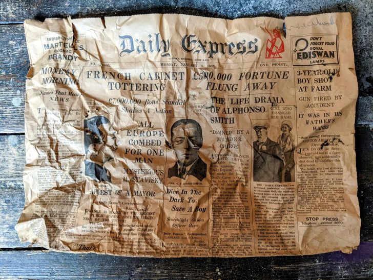 Illustration de l'article : 16 photos of old objects found by tenants when they moved into a new home