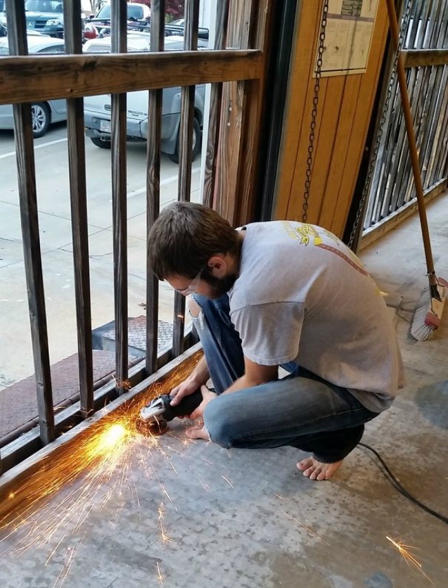 Illustration de l'article : 22 photos that show why women live longer than men