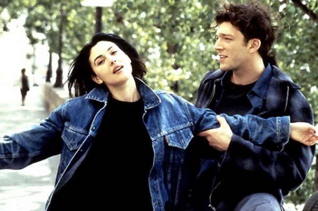 Illustration de l'article : 10 movie couples who got hot between the sheets in real life