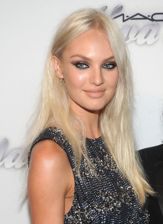 Illustration de l'article : 12 photos of top models without make-up