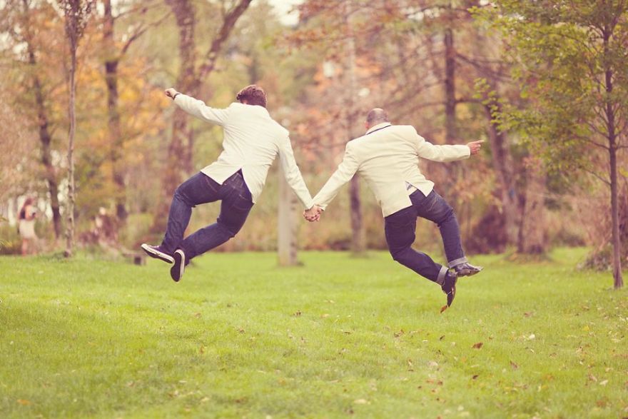 Illustration de l'article : Love has no boundaries, and these 120 gay wedding photos just make you want to love each other!