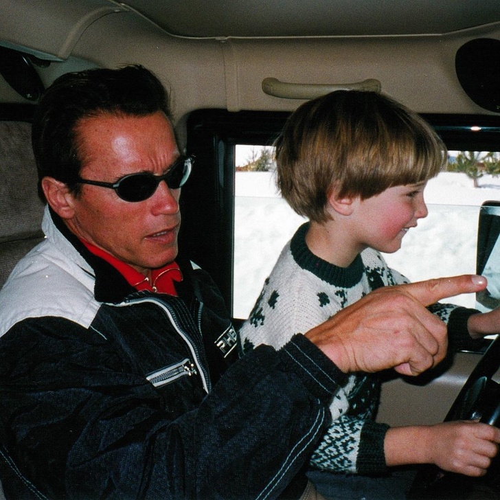 Illustration de l'article : 15 photos of Arnold Schwarzenegger being an awesome dad