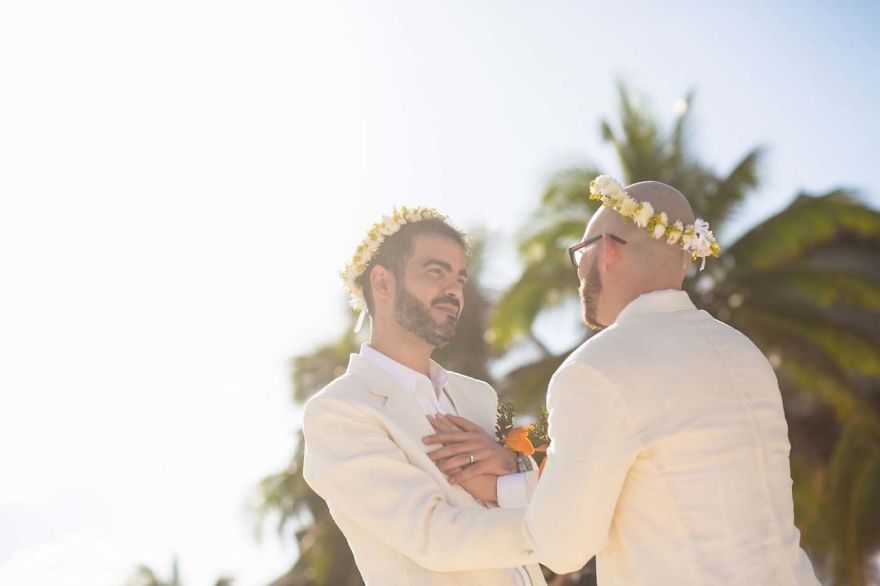 Illustration de l'article : Love has no boundaries, and these 120 gay wedding photos just make you want to love each other!