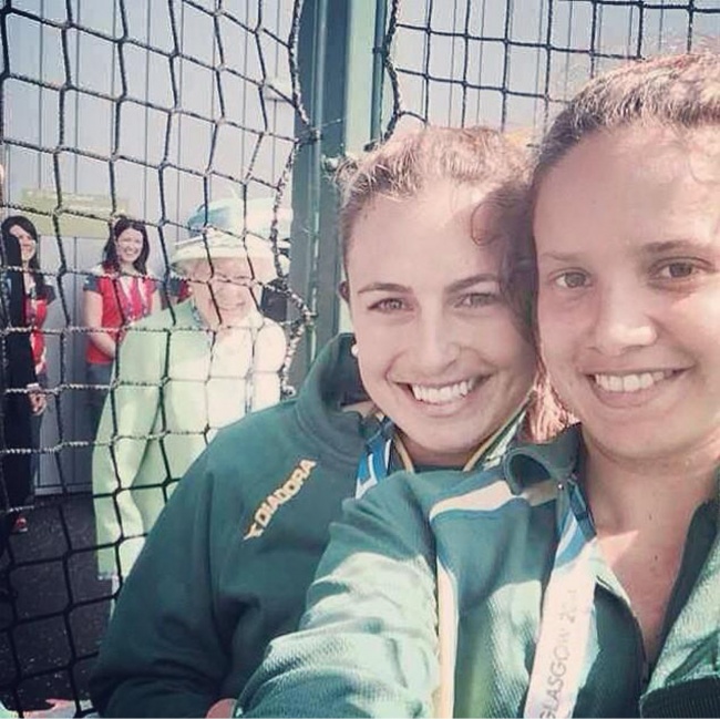 Illustration de l'article : 15 hilarious celebrity photobombs that were a true success