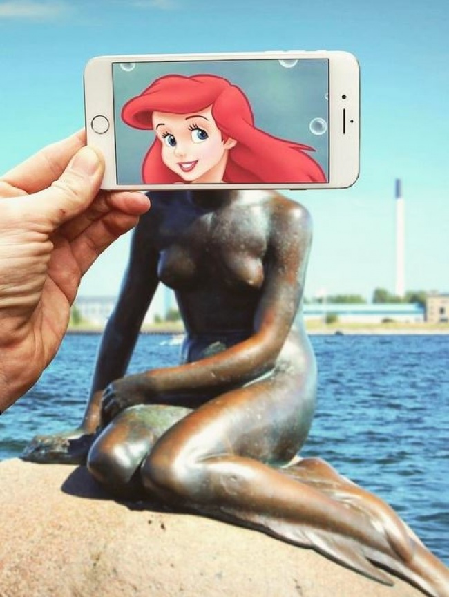 Illustration de l'article : Meet the man who uses his iPhone to recreate iconic movie and TV scenes in real-life situations