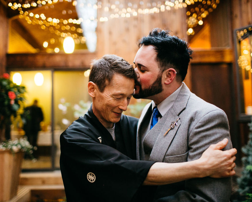Illustration de l'article : Love has no boundaries, and these 120 gay wedding photos just make you want to love each other!