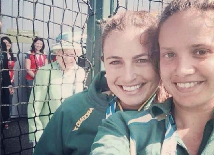 Illustration de l'article : The 21 best celebrity photobombs