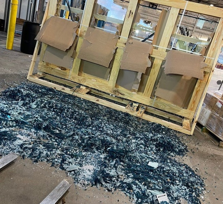 Illustration de l'article : 18 photos of people who ran into some bad luck