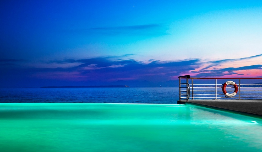 Illustration de l'article : 23 totally insane swimming pools around the world
