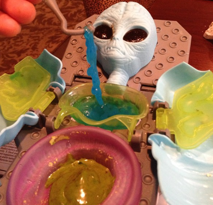 Illustration de l'article : 17 childhood toys that drove us all crazy