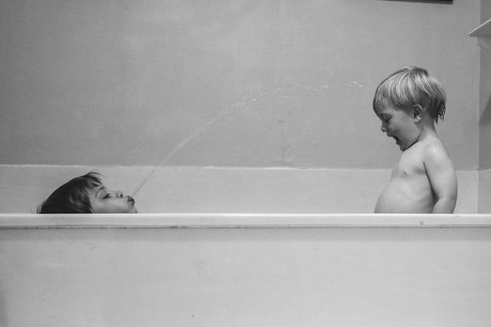 Illustration de l'article : 20 photos that show what it's like to be a mom to 3 sons