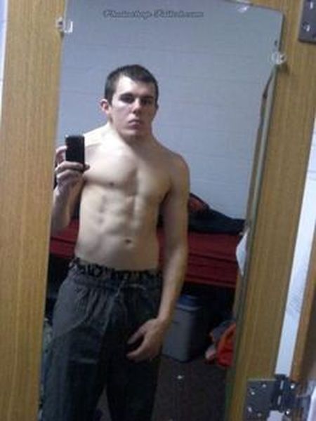 Illustration de l'article : 29 people who've Photoshopped their selfies with hilarious results