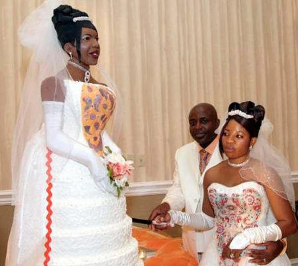 Illustration de l'article : The 20 most horrific wedding cakes ever! Pastry chefs, are you jealous?