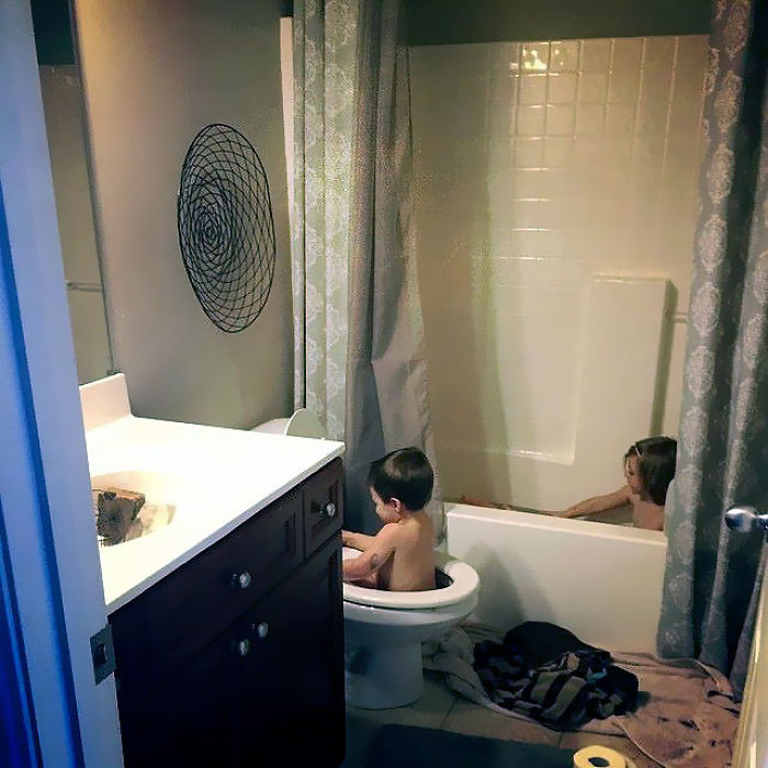 Illustration de l'article : 20 naughty acts that will make people without kids laugh