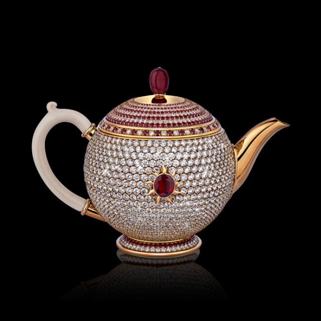 Illustration de l'article : 14 everyday objects made into luxury items for billionaires