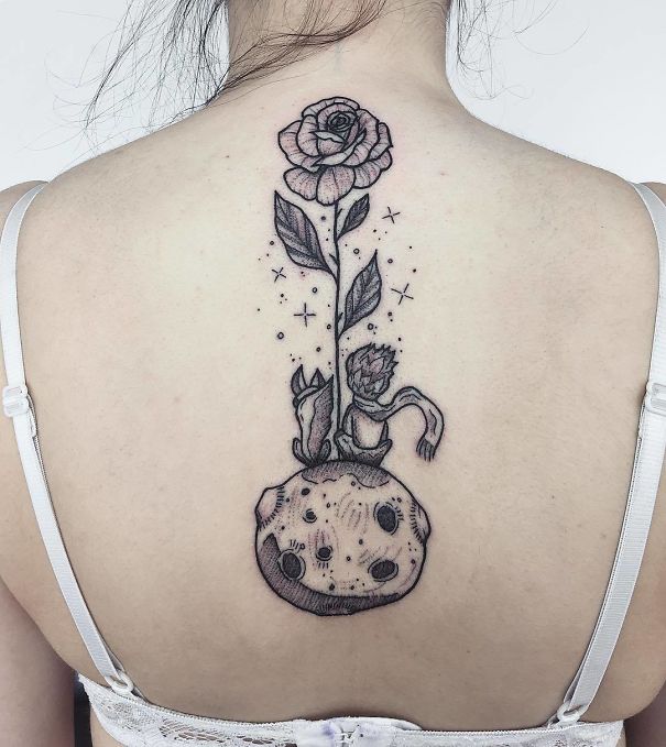 Illustration de l'article : 20 elegant and feminine spine tattoos