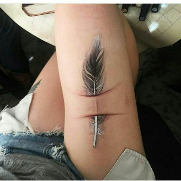 Illustration de l'article : 30 amazing tattoos that turn scars into works of art
