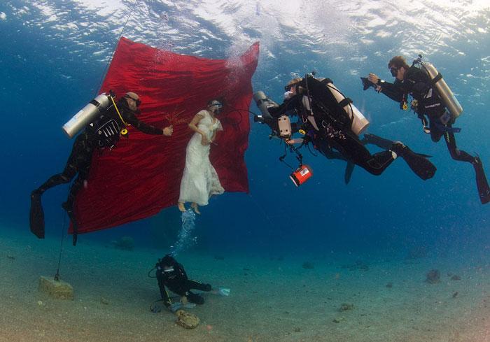 Illustration de l'article : 30 completely crazy wedding photographers! Which ones are the funniest?