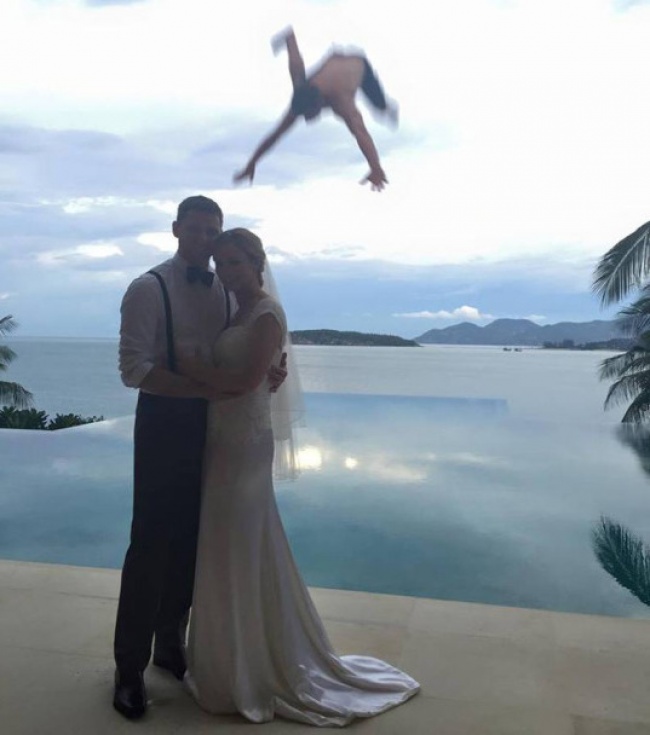 Illustration de l'article : 25 of the funniest photobombs you'll see this year!