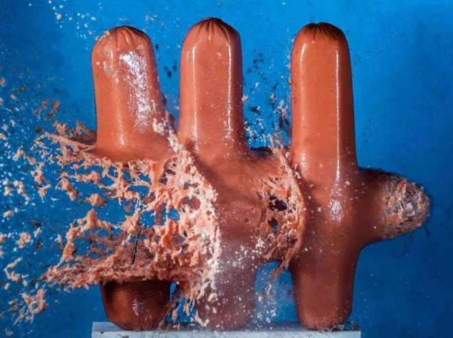 Illustration de l'article : 12 pictures of everyday objects that were taken during a bullet impact!