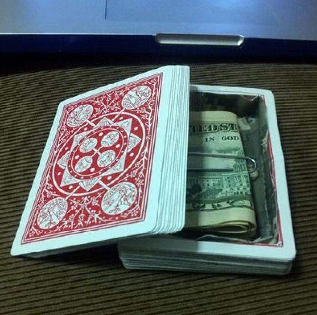 Illustration de l'article : 11 brilliant ideas for places to hide your money