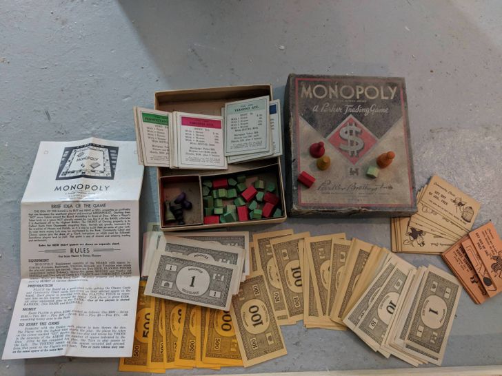 Illustration de l'article : 16 photos of old objects found by tenants when they moved into a new home