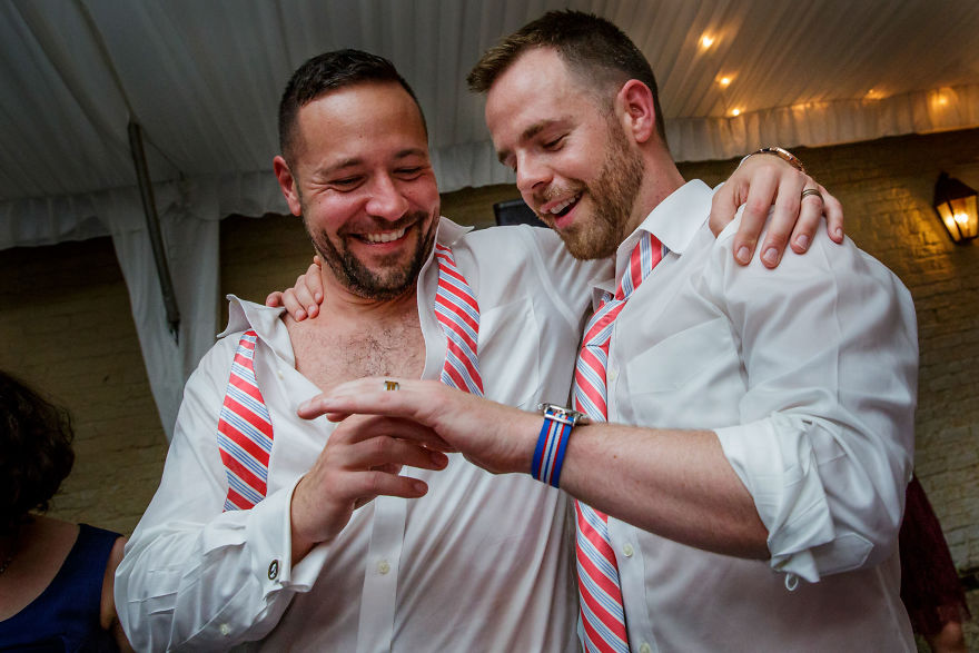 Illustration de l'article : Love has no boundaries, and these 120 gay wedding photos just make you want to love each other!