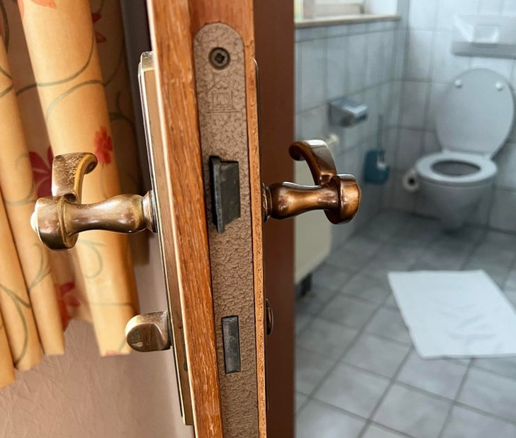 Illustration de l'article : 18 hotel patrons who found a surprise waiting for them