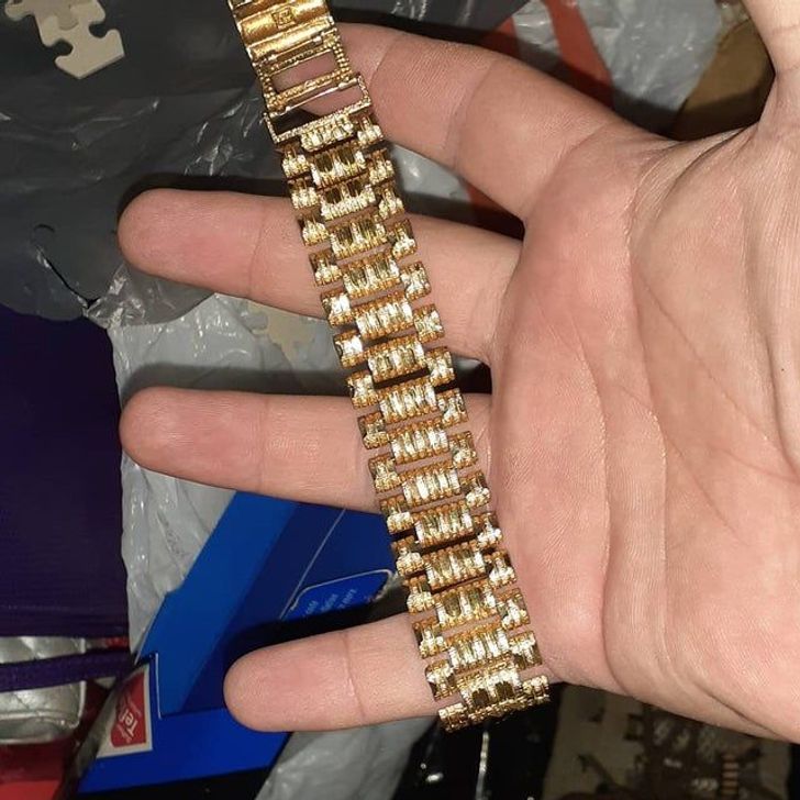 Illustration de l'article : 20 photos of valuable objects recovered from dumpsters