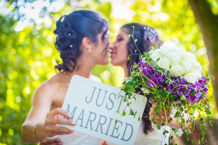 Illustration de l'article : Love has no boundaries, and these 120 gay wedding photos just make you want to love each other!